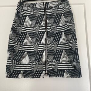 H&M Black and White Patterned Mini Skirt